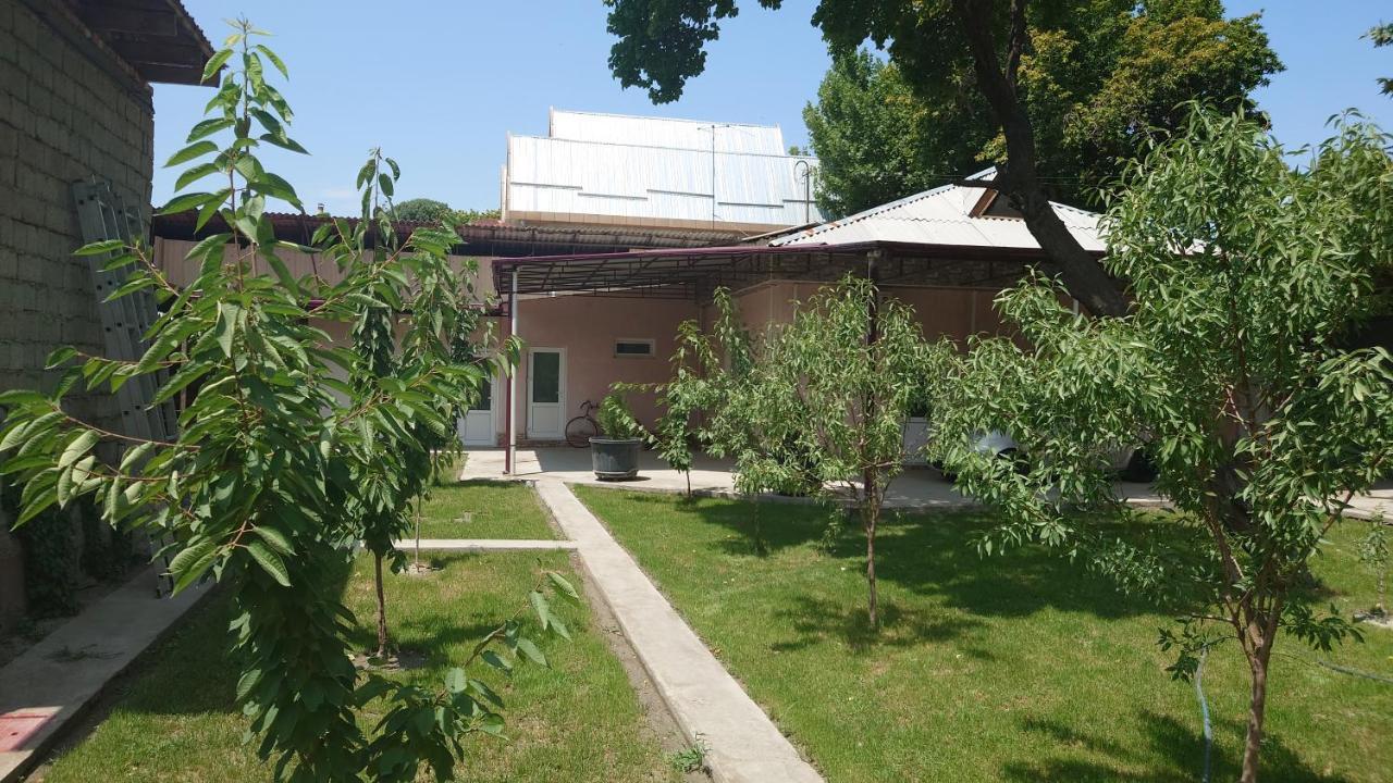 Megi Hostel Fergana Ngoại thất bức ảnh